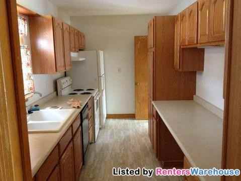 1364 Arlington Ave E - Photo 3 of 10