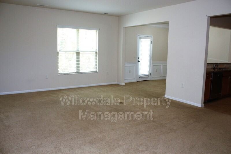 421 Chanson Dr - Photo 5 of 8