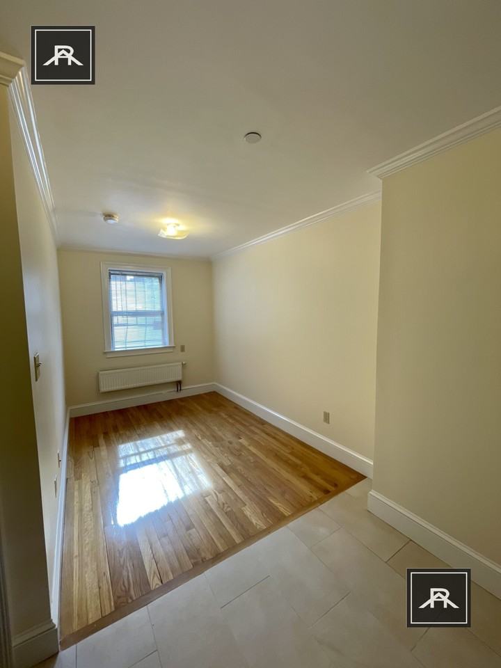 901 Beacon St #B2 - Photo 2 of 7