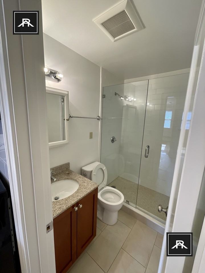 901 Beacon St #B2 - Photo 4 of 7