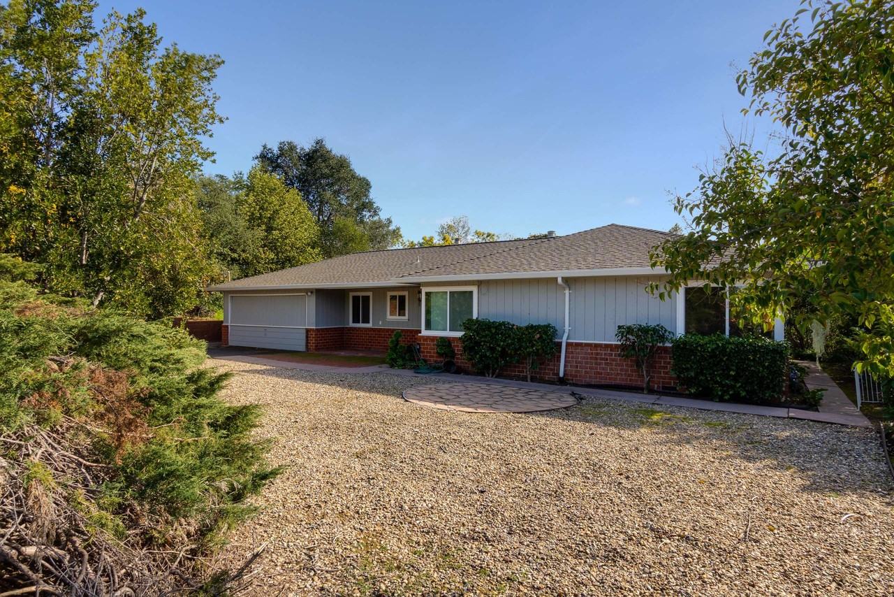 49 Meadow View Rd - Photo 3 of 45