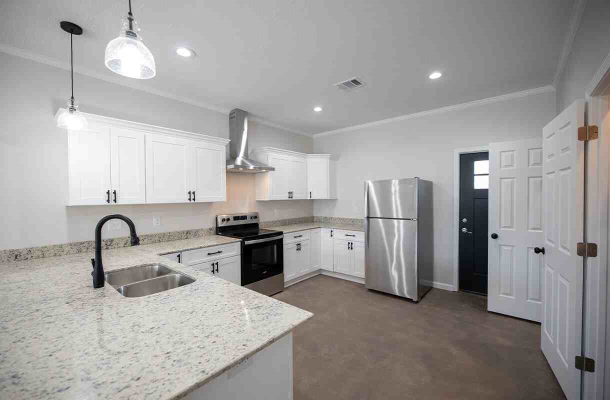 1513 Leblanc St #A - Photo 3 of 10