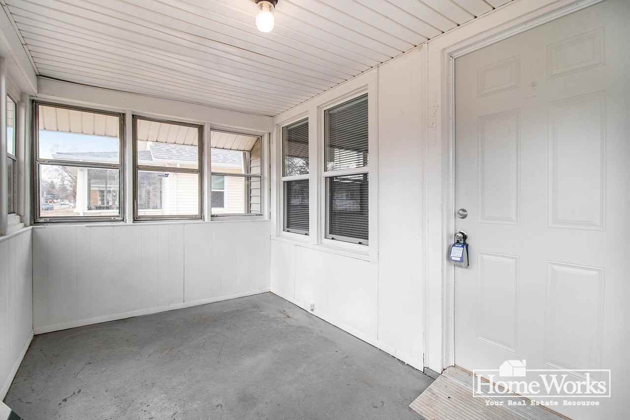 1241 Bissell St - Photo 2 of 16