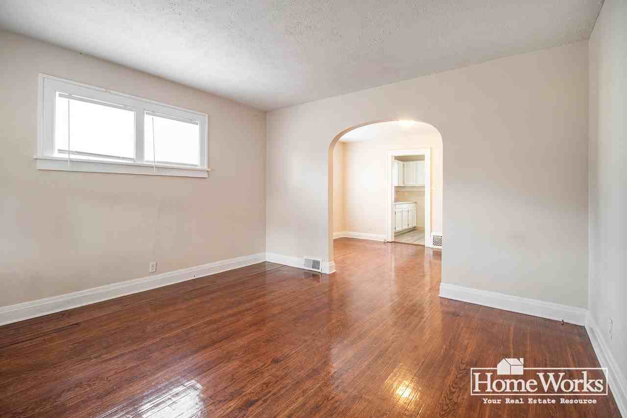 1241 Bissell St - Photo 3 of 16