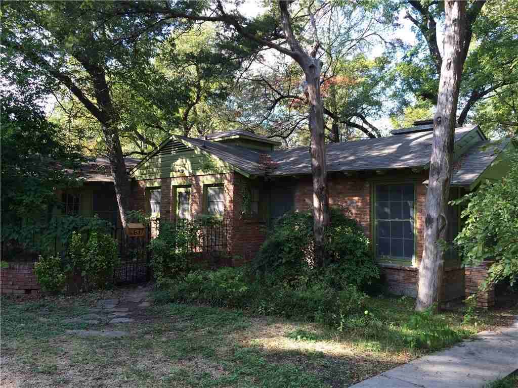 637 Coombs Creek Dr - Photo 2 of 10