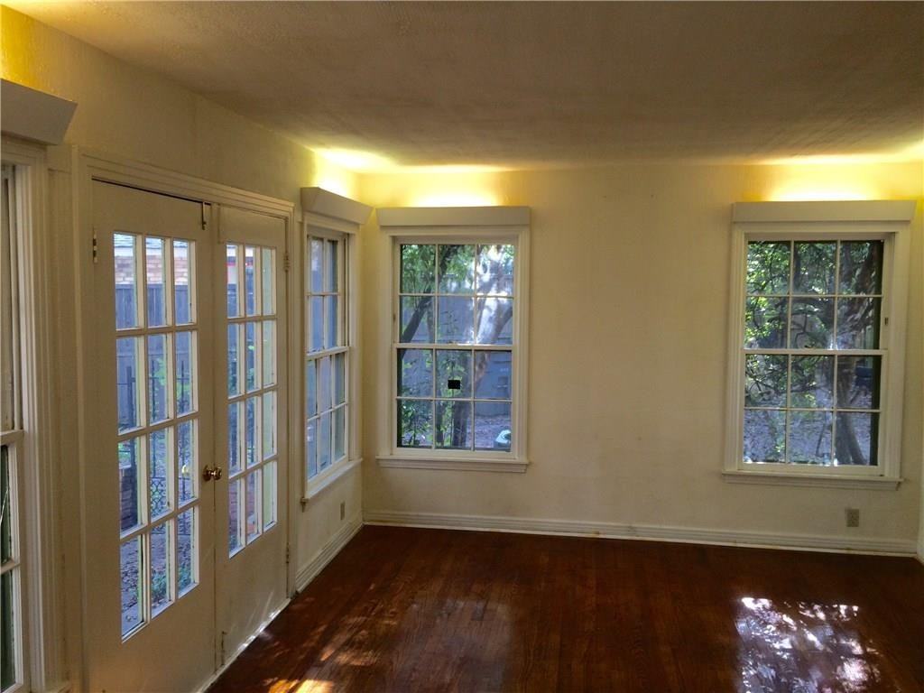 637 Coombs Creek Dr - Photo 4 of 10