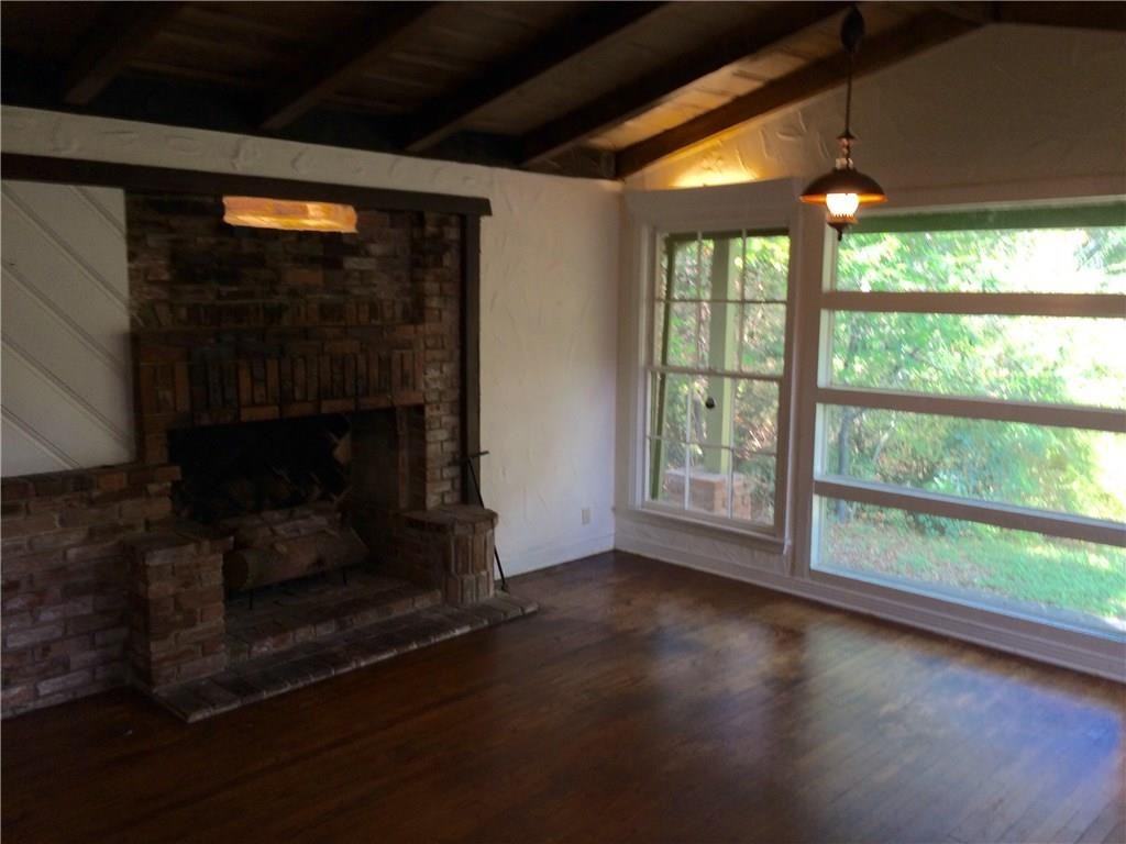 637 Coombs Creek Dr - Photo 7 of 10