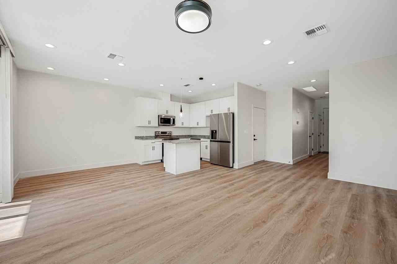 7126 N 55th Ave #2 - Photo 5 of 21