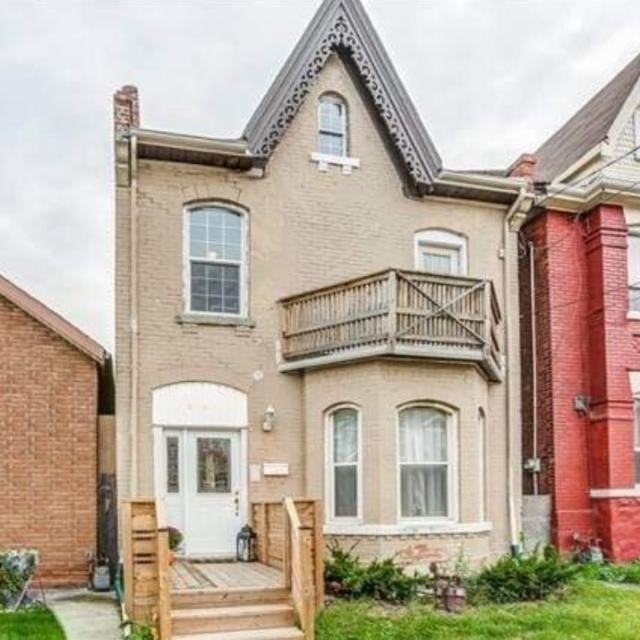 214 Mary St #3