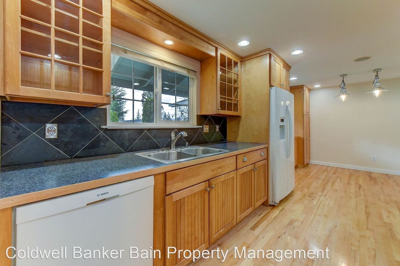 16110 Ne 100th St - Photo 3 of 25