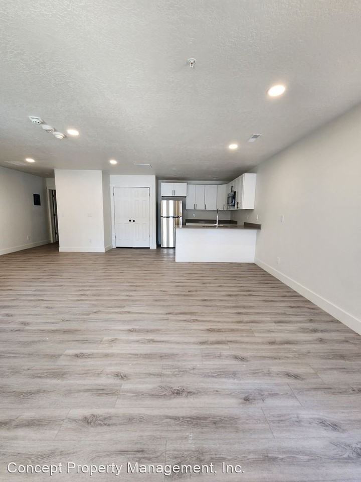 1117 Country Hills - Photo 2 of 22