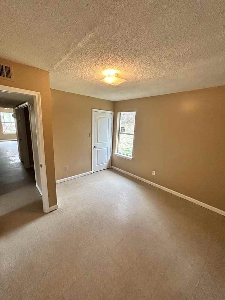 5366 Clinchport Circle #1 - Photo 4 of 18