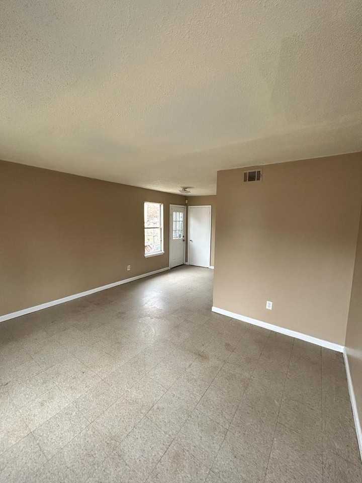 5366 Clinchport Circle #1 - Photo 7 of 18