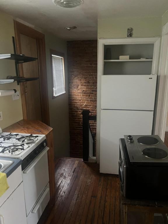 3128 Guilford Ave - Photo 3 of 8