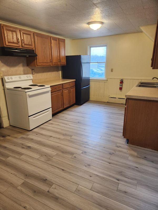102 S High St - Photo 2 of 10