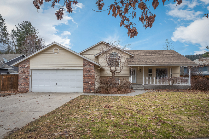 2702 E Thomas Hill Dr - Photo 2 of 32