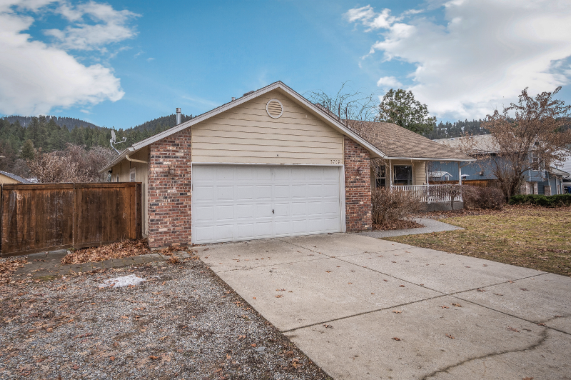 2702 E Thomas Hill Dr - Photo 3 of 32