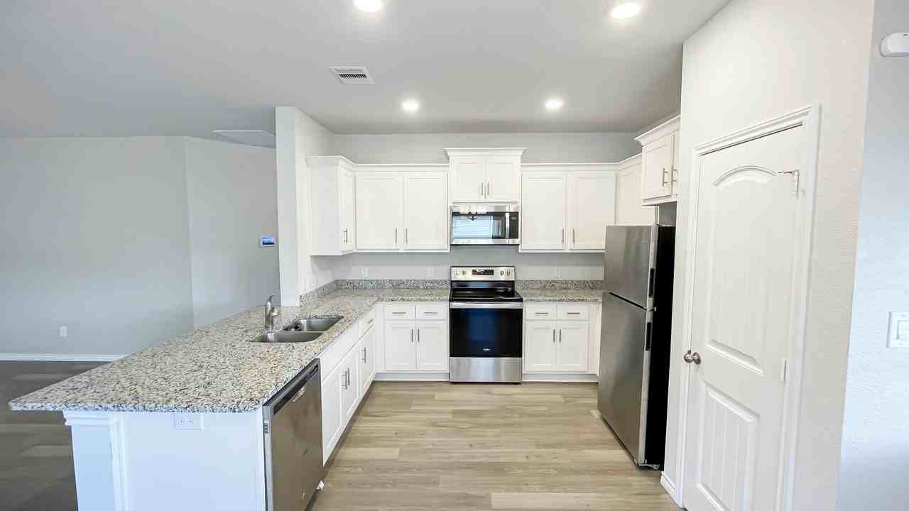 1921 Cartwright St #1 - Photo 4 of 14