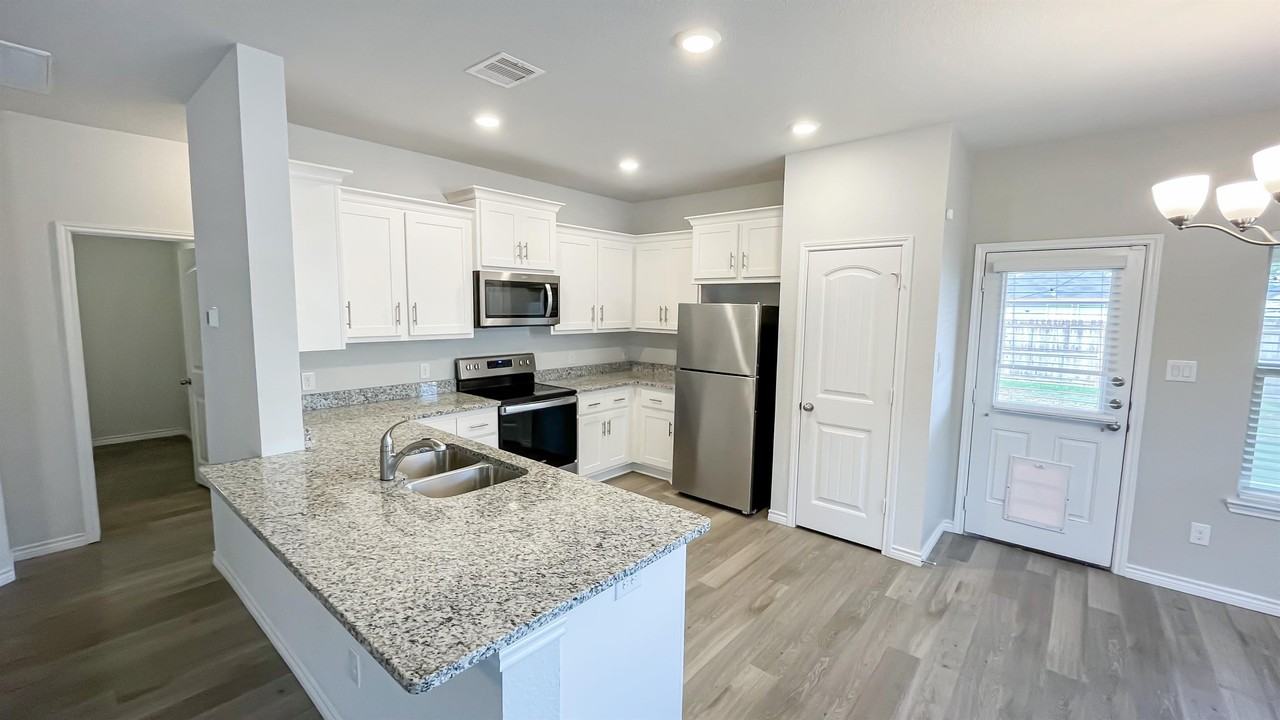 1921 Cartwright St #1 - Photo 6 of 14