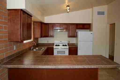 3555 E Water St - Photo 2 of 25