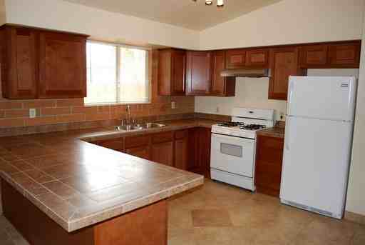 3555 E Water St - Photo 3 of 25