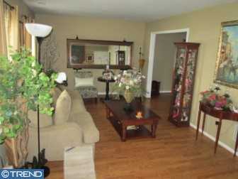 108 Mockingbird Ct - Photo 3 of 20