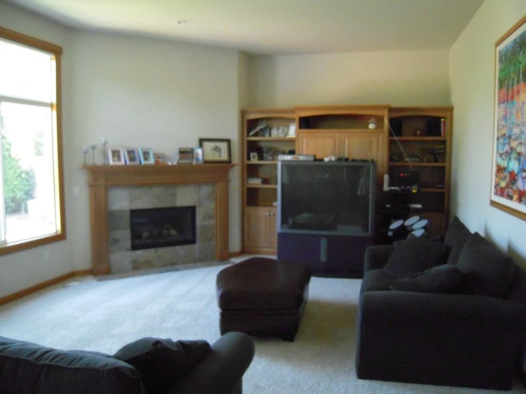 7402 137th Pl SE - Photo 2 of 15