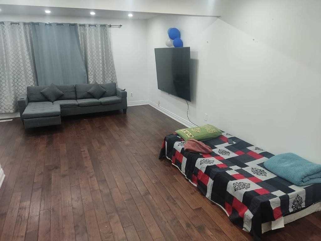 35 Garside Crescent ## - Photo 2 of 6