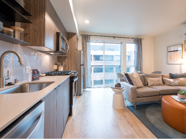 Modera Broadway - Photo 4 of 50