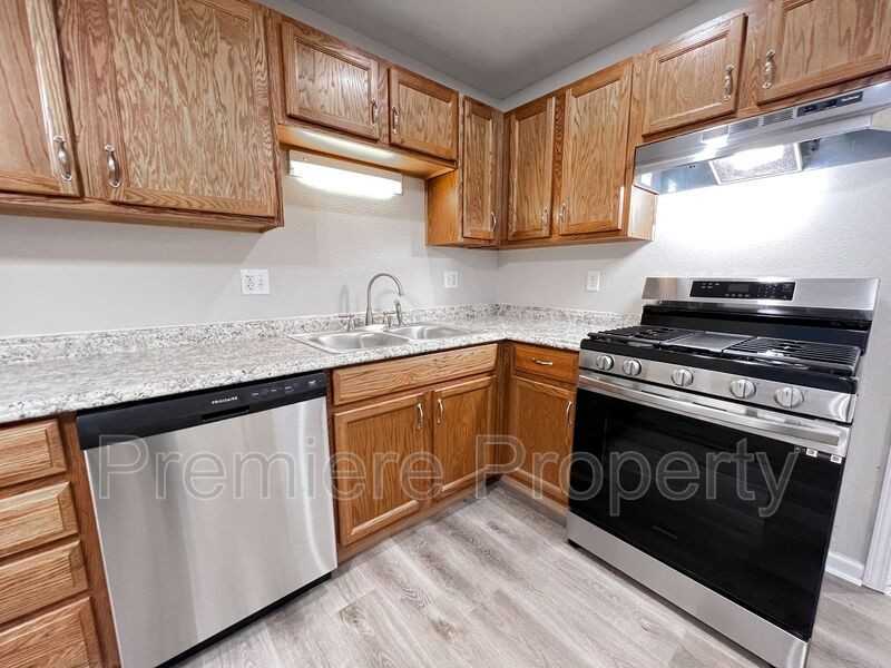534 Forest Ave #A - Photo 6 of 13