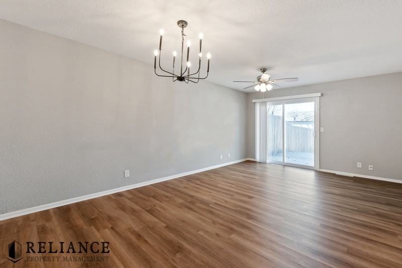 8712 Lakeland Circle - Photo 2 of 23