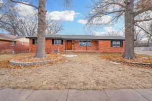 featured image of 1302 N Murray St