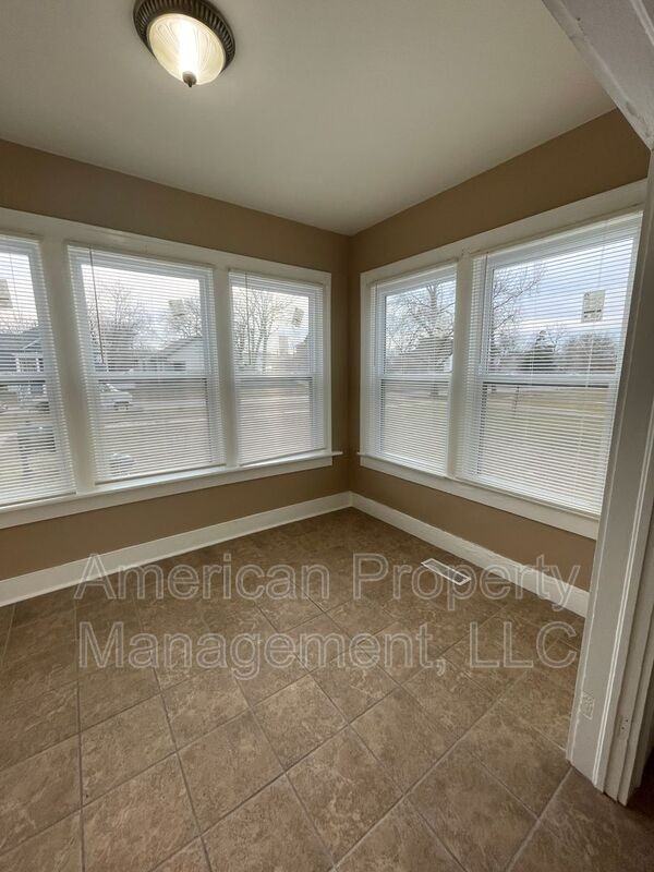 502 S Walnut St #1 - Photo 4 of 22