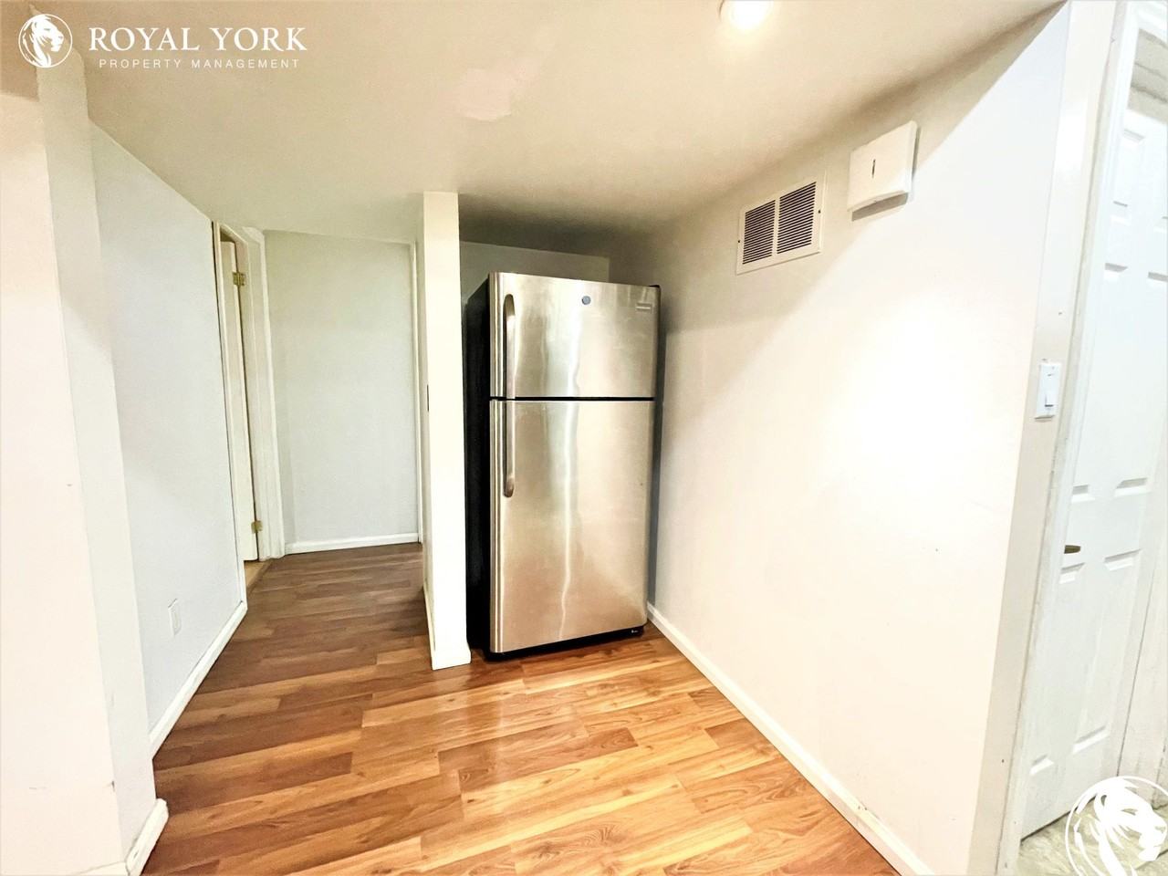 99 Donnici Dr #2 - Photo 3 of 27