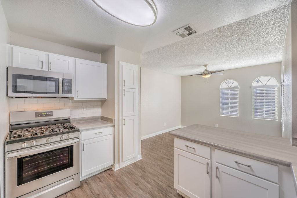 1601 E Katie Ave - Photo 3 of 19