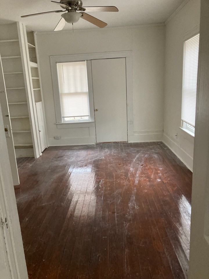 1010 W Cedar Ave #1 - Photo 4 of 11