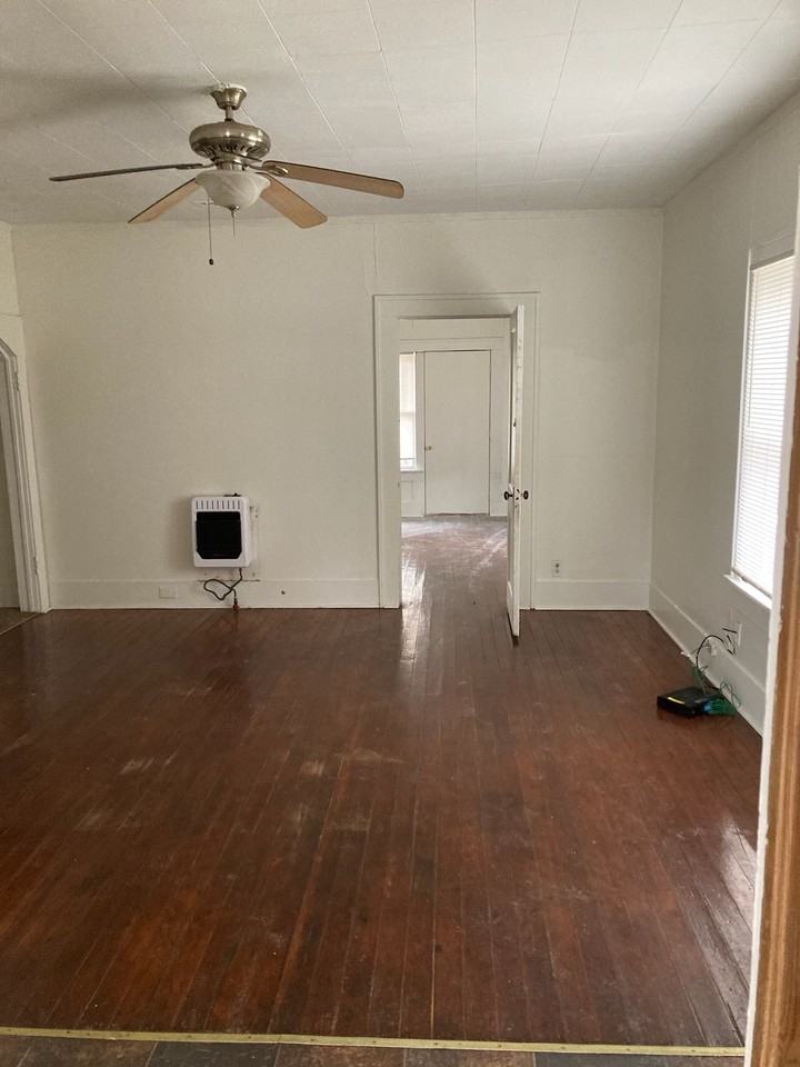 1010 W Cedar Ave #1 - Photo 5 of 11