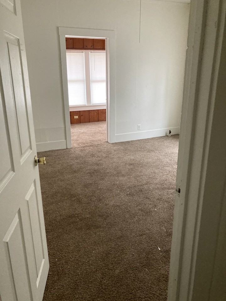 1010 W Cedar Ave #1 - Photo 6 of 11