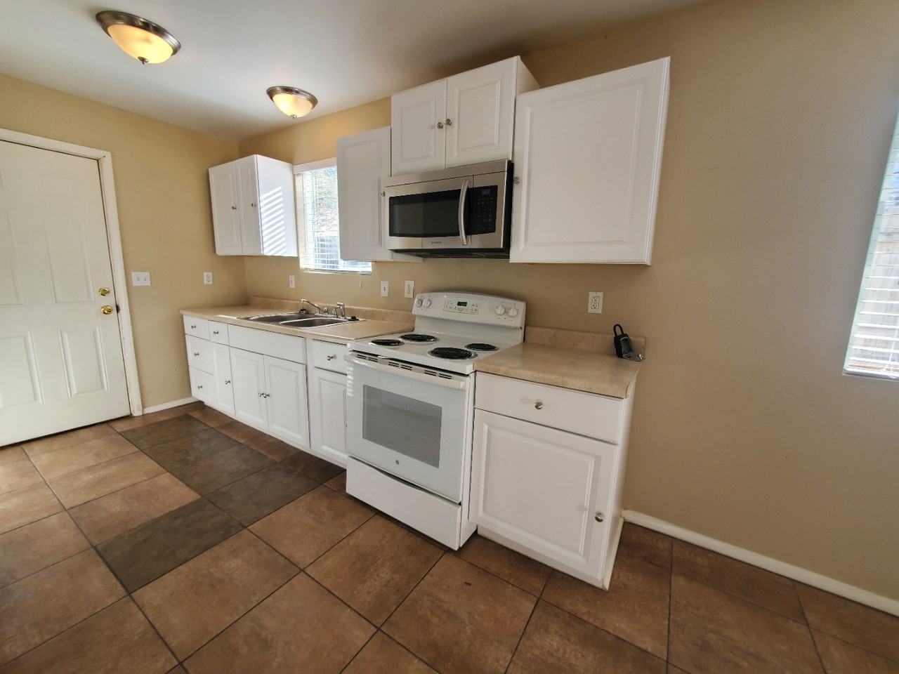 2775 S 2855 W #A - Photo 3 of 10