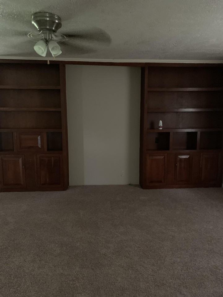 2762 Yoakum Cir #1 - Photo 3 of 14