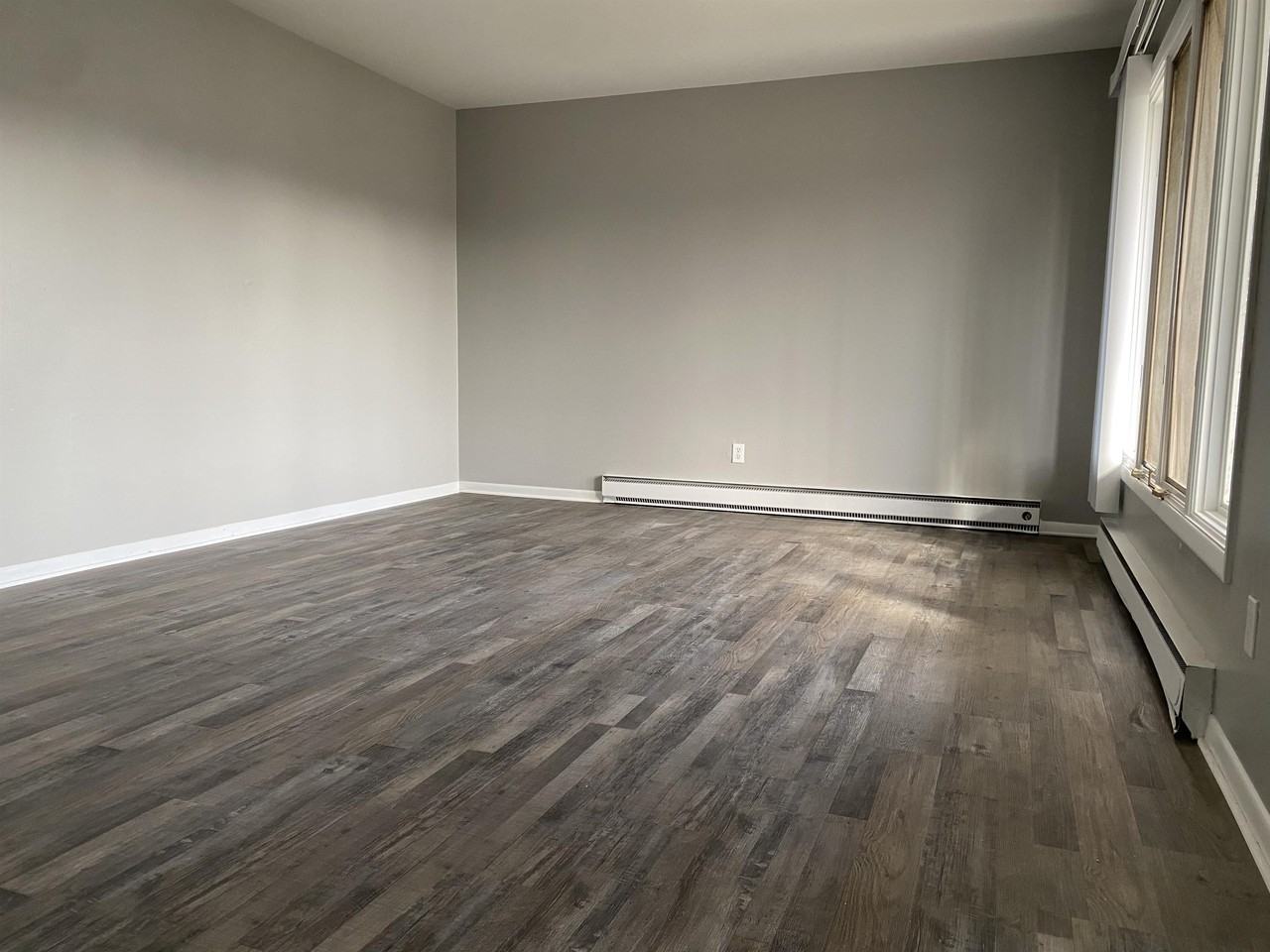 1698 Edgewood Dr #1698 - Photo 2 of 11