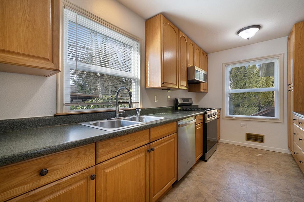 Elegant University Park home by Columbia Park & UP - Photo 5 of 27