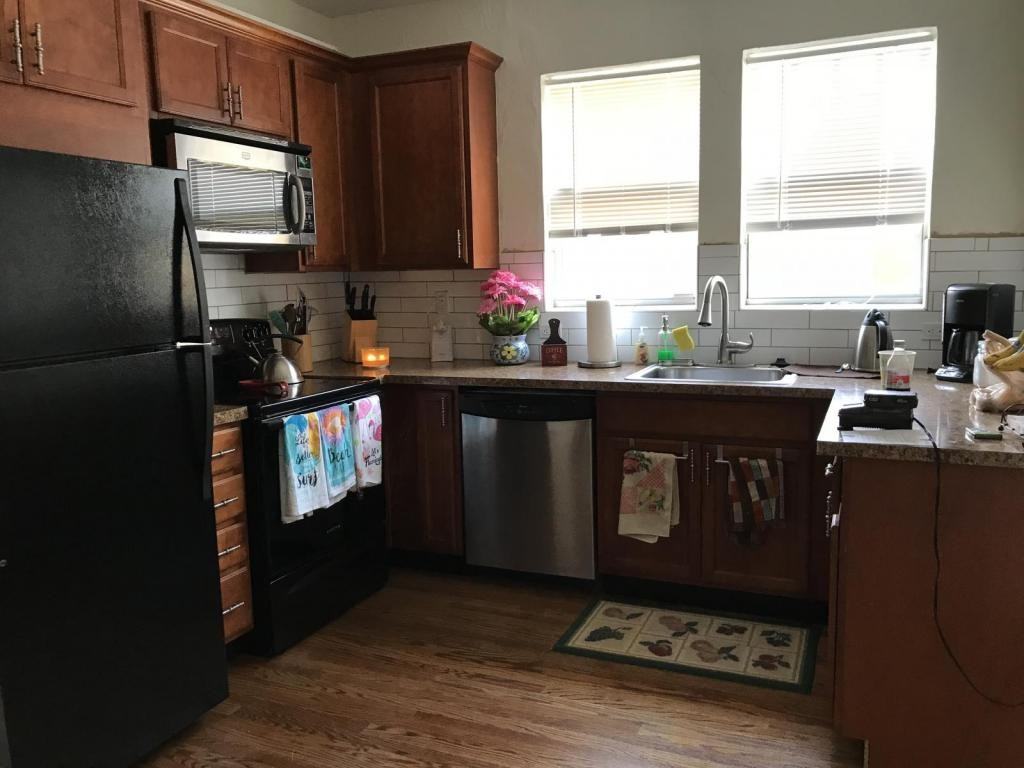 719 14th St - Photo 7 of 9