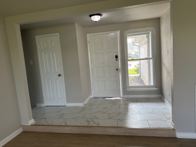 3216 Whitesail Dr - Photo 3 of 9