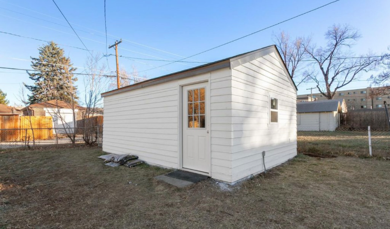 1620 Nome St - Photo 5 of 23