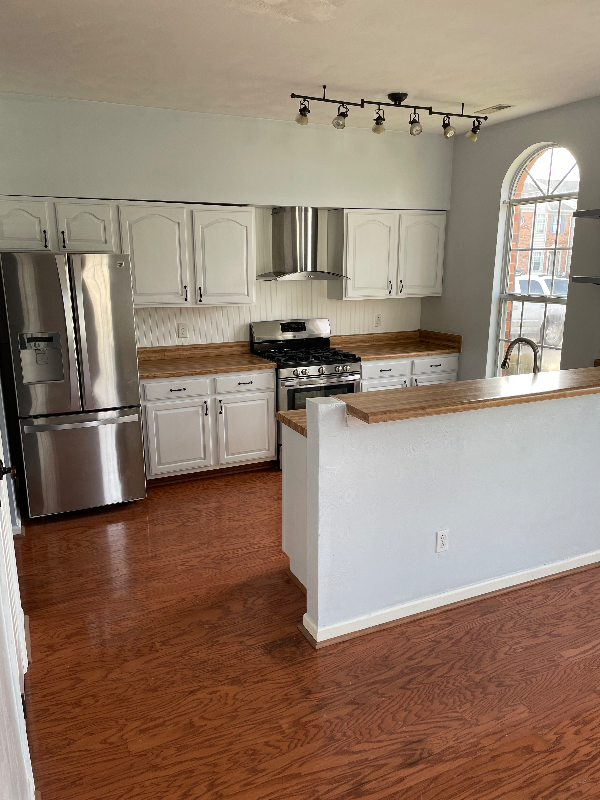 635 Huntly Dr - Photo 3 of 7