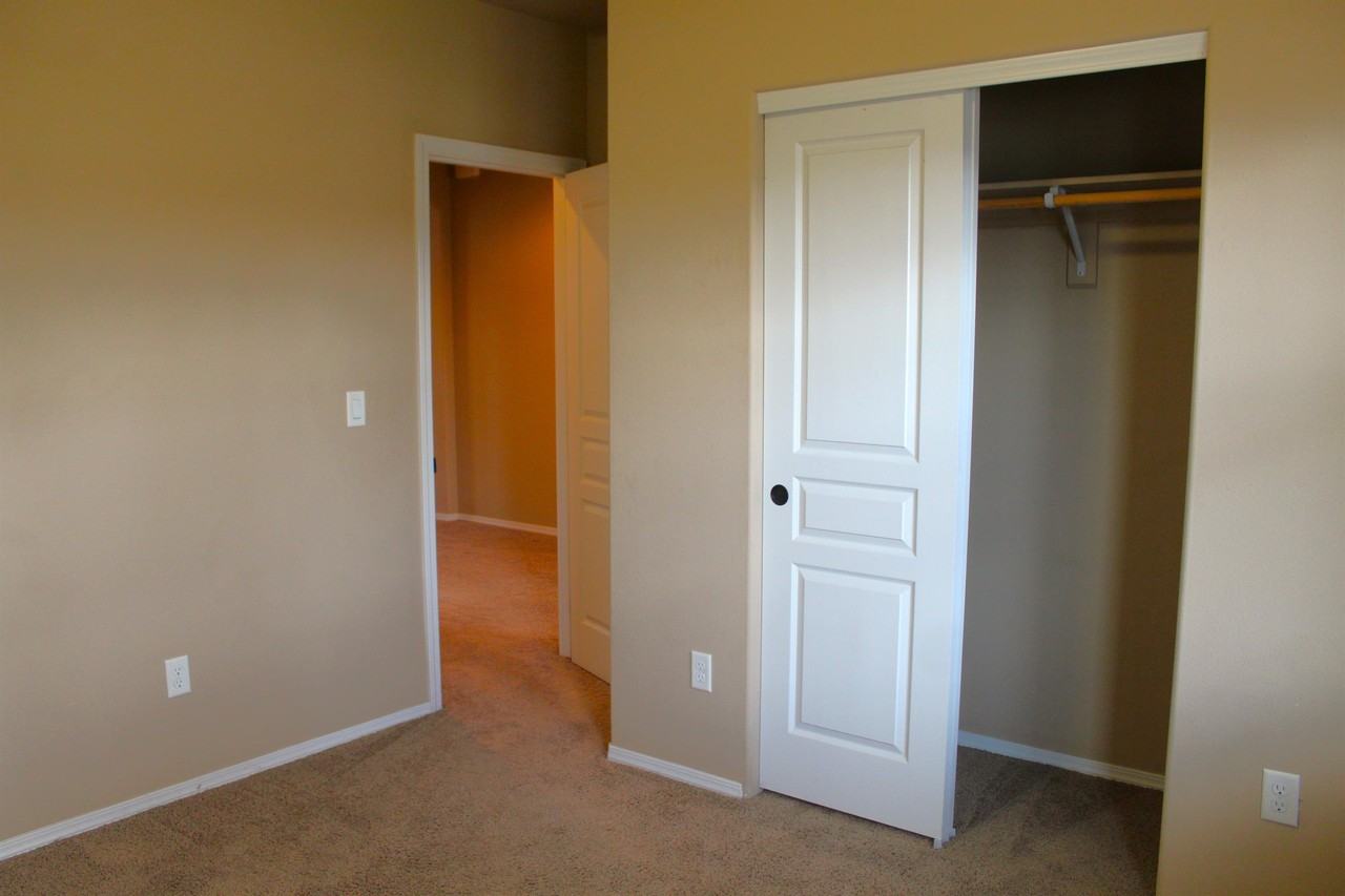 2244 Kingswood Dr #1 - Photo 4 of 24