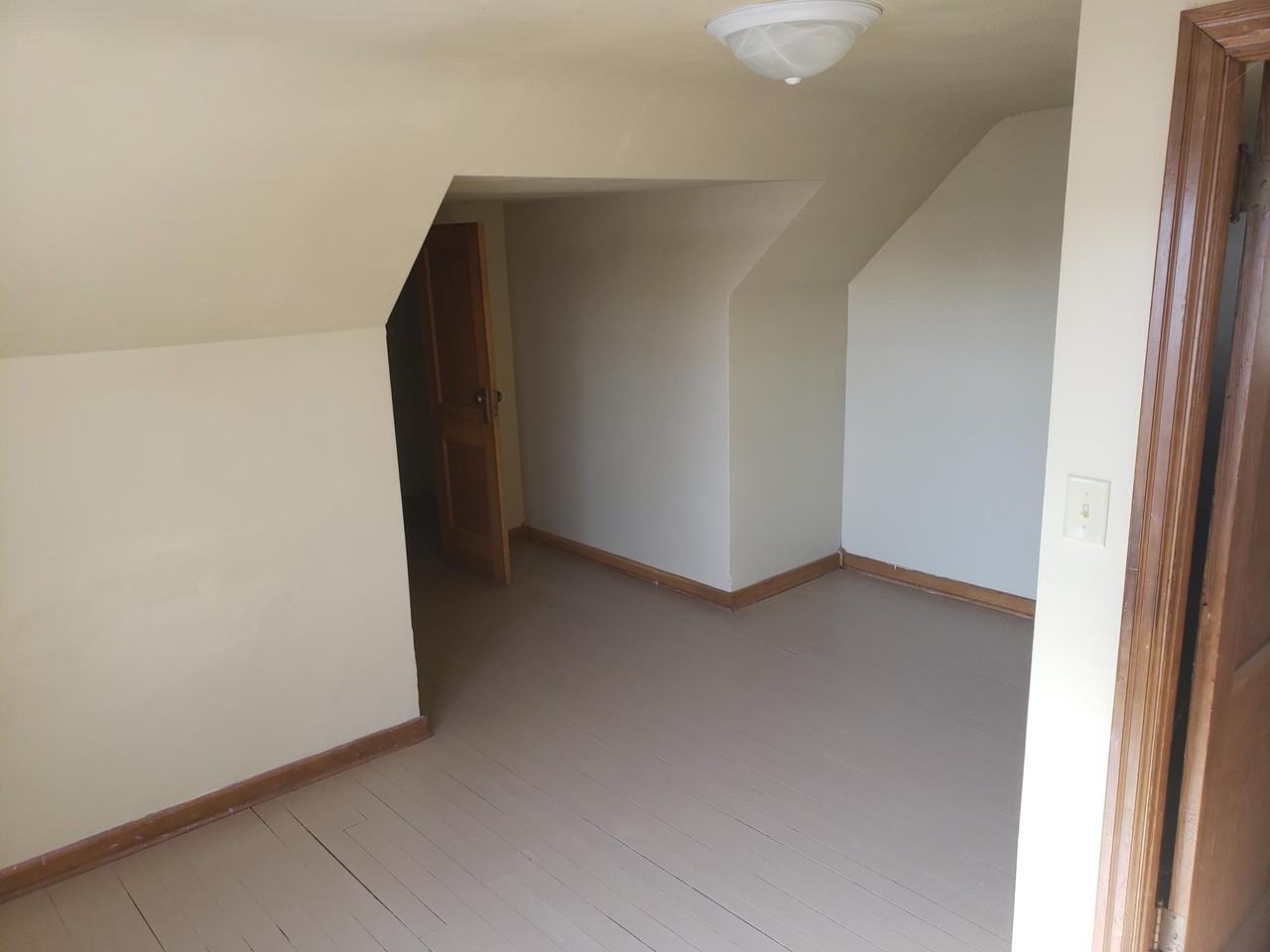 125 Milkyway St N - Photo 3 of 8