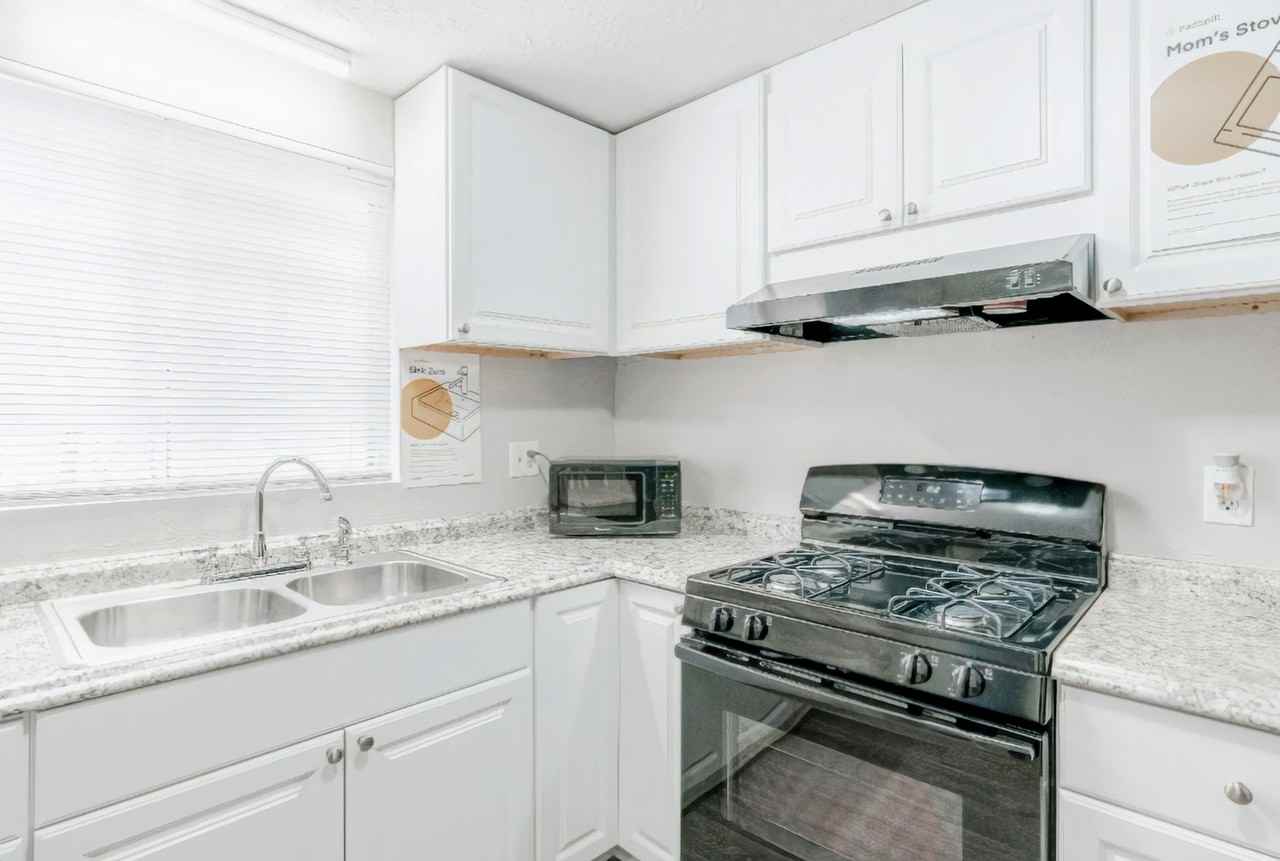 Kristen Cove - Photo 2 of 8