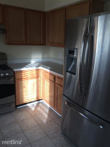 Willow Pond Condo - Photo 3 of 21